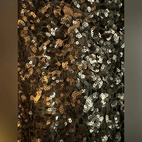 BCBG MaxAzria Bronze Combo Doroshea Sequin Pencil Skirt size medium - Picture 3 of 4